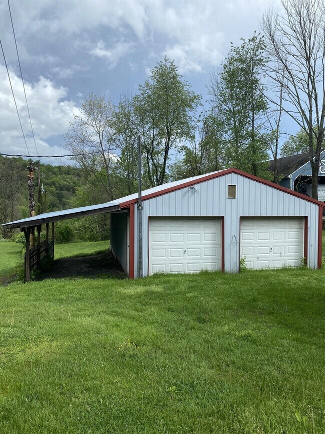 Building Photo - 1625 PA-307