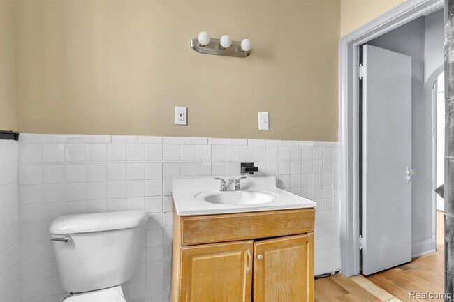 Building Photo - 17701 Manderson Rd