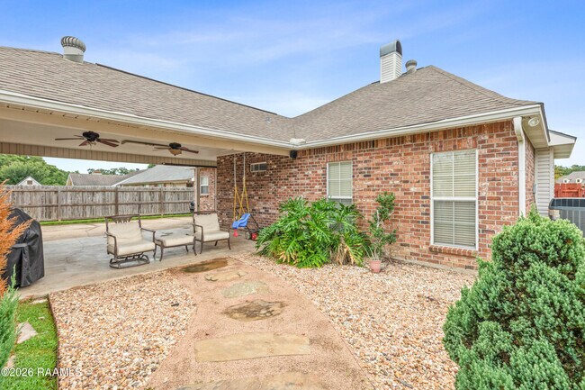 Building Photo - 3040 Mark Twain Dr