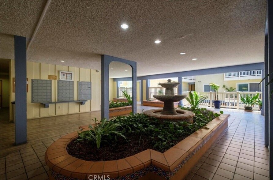 Building Photo - 1707 Pacific Coast Hwy
