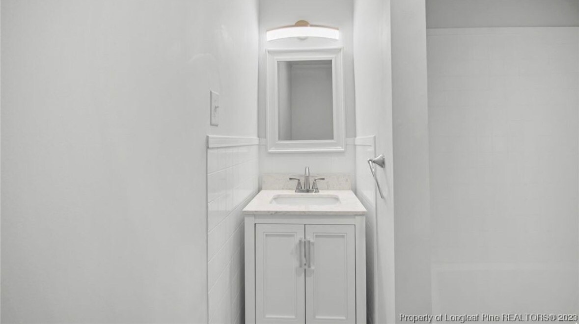 Building Photo - 3516 Edna St