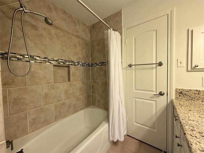 Building Photo - 5007 Shady Nook Ct
