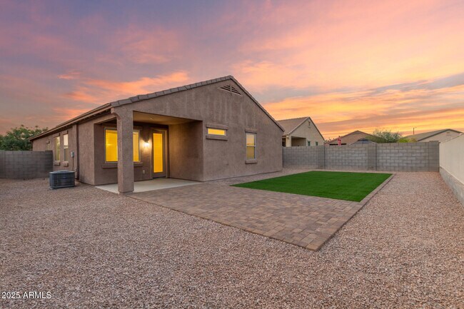 Building Photo - 23759 W Magnolia Dr