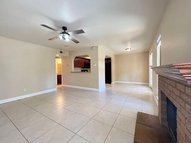 Building Photo - 2112 Sunfish Dr