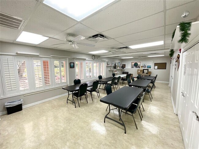 Building Photo - 10605 Timber Ln