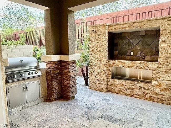 Building Photo - 5707 Garriga Dr
