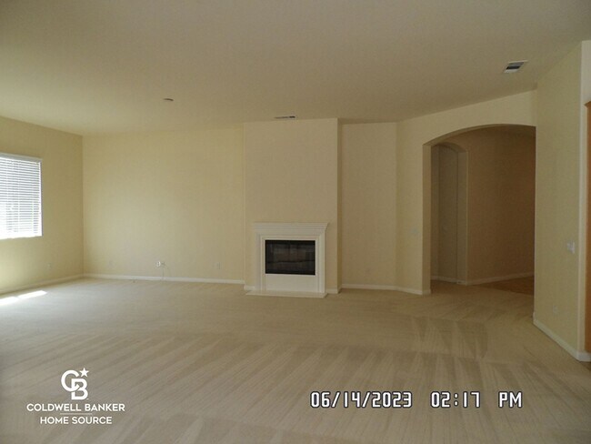 Building Photo - Sun City 55+ Gated Community, Golf Course, Clubhouse, 2 Bedroom, 2.5 Bathrooms, 2.5 Car Garage, 2...