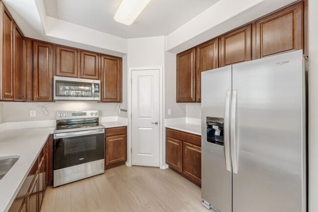 Building Photo - 3 Bed 3 Bath Townhouse in Westminster