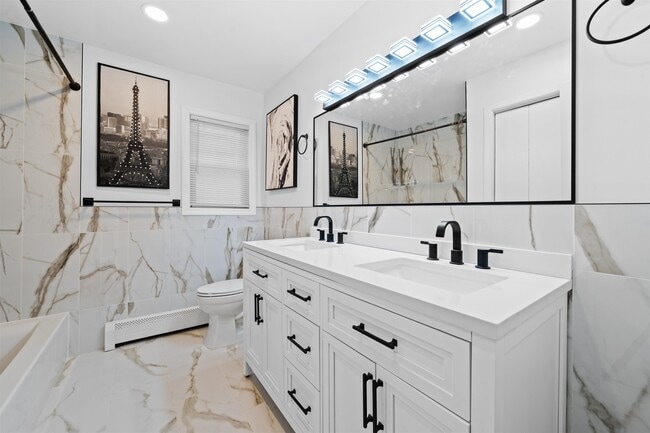 Building Photo - 64 Isabella Ave