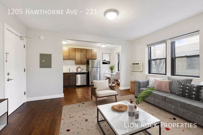 Building Photo - 1205 Hawthorne Ave