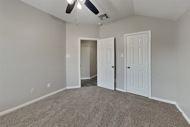 Building Photo - 7015 Fountain Lilly Dr