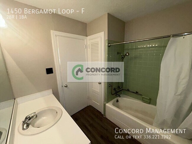 Building Photo - 1450 Bergamot Loop