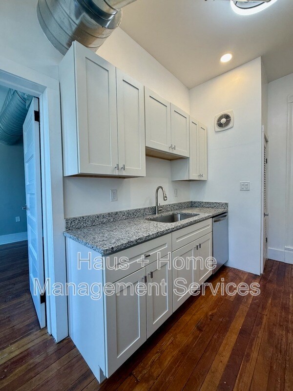 Building Photo - 906 Penn Ave