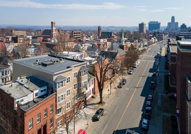 Building Photo - 427 Washington Ave