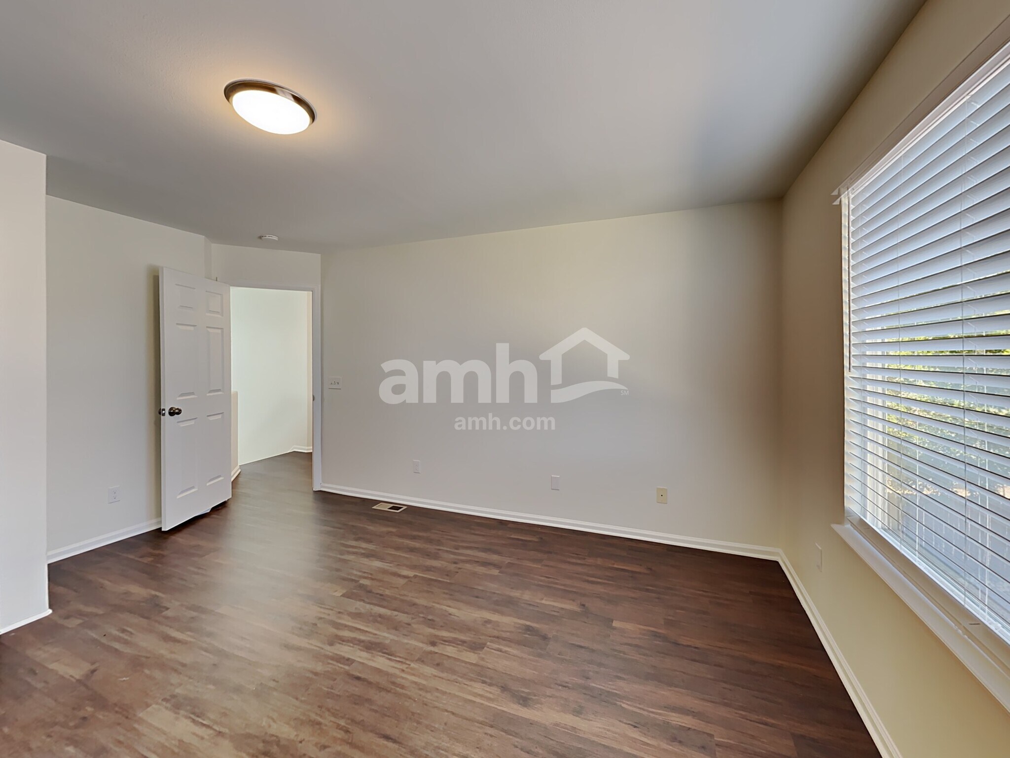 Building Photo - 4990 Hawk Meadow Dr