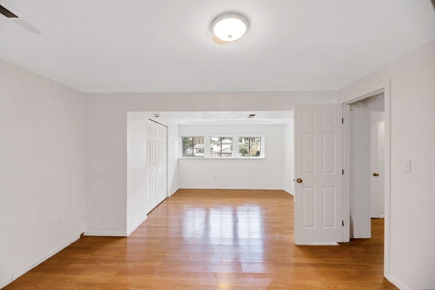 Building Photo - 26250 39th Pl S