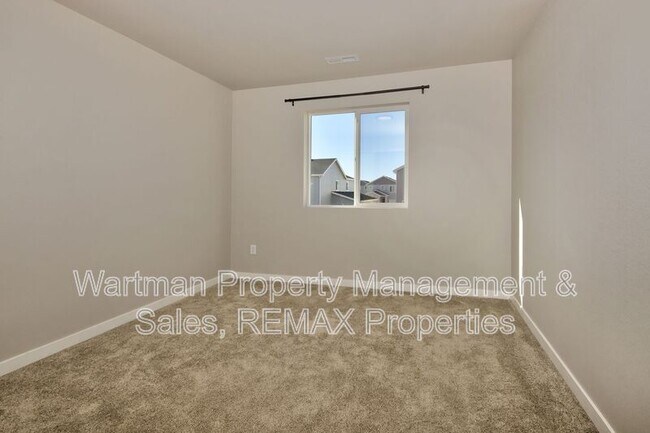 Building Photo - 462 Blanket Flower St