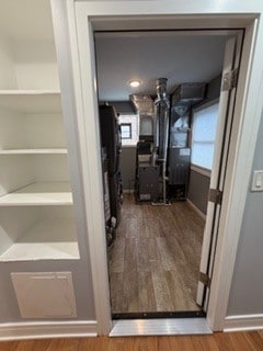 Building Photo - 6902 Lyons St