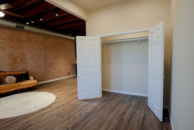 Building Photo - 210 E Washington Ave