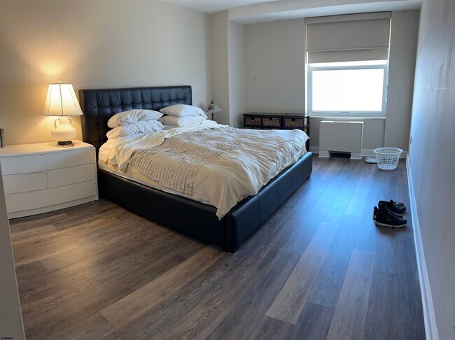 Building Photo - 101 S Plaza Pl