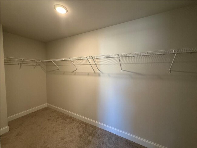 Building Photo - 345 Hellen Vly Dr