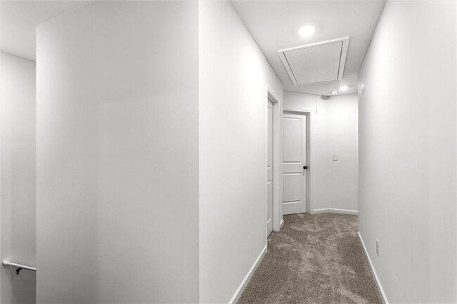 Building Photo - 166 Vision St