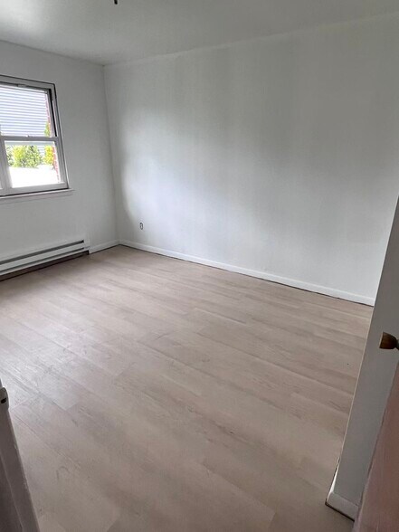 Building Photo - 5917 59th Dr