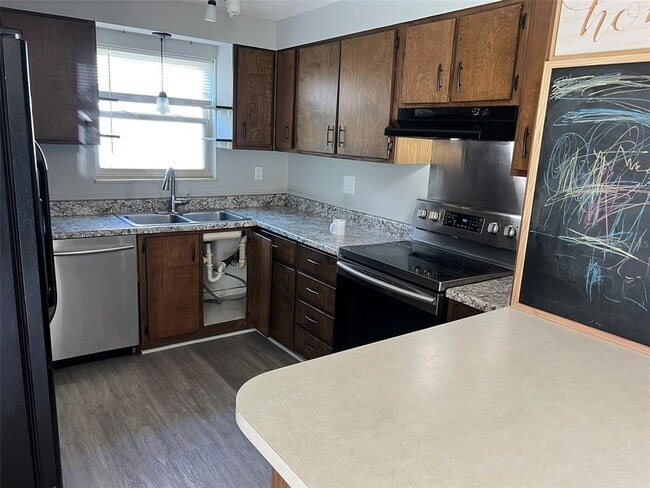 Building Photo - 1742 S Central Ave