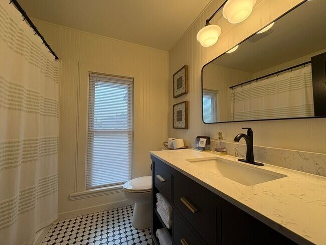 Building Photo - $5,400 | 7 Bedroom, 5 Bathroom Single Family Home | No Pets* | Available for August 1st, 2027 Mov...