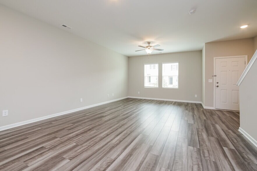 Building Photo - 542 Landing View Dr