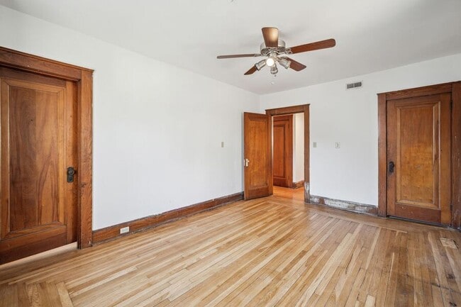 Building Photo - 228 Dorchester-