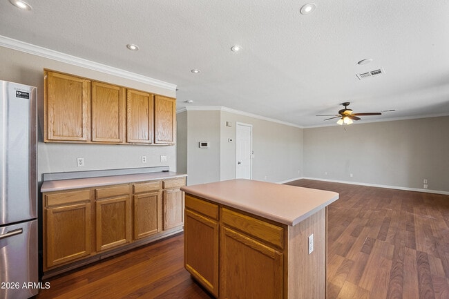 Building Photo - 210 E Jasper Ct
