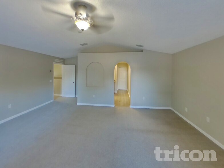 Building Photo - 10323 Frog Pond Dr