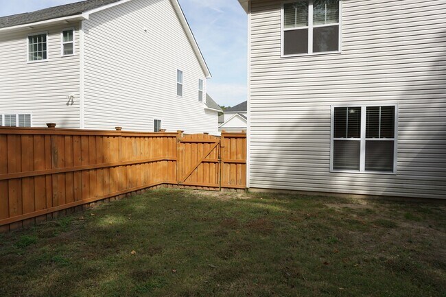 Building Photo - 9343 Cassadine Ct