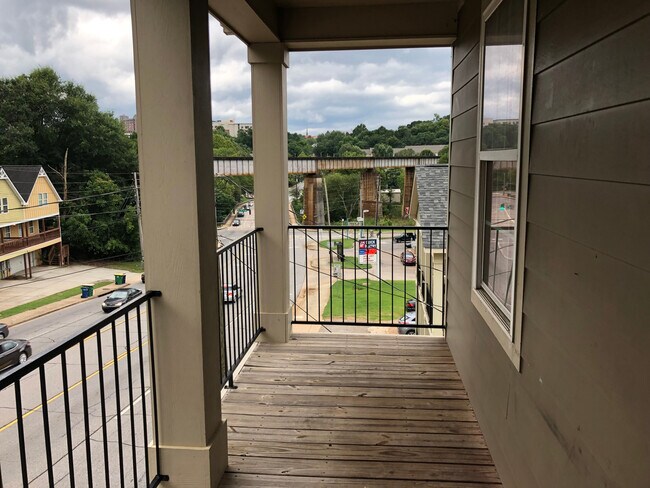 Building Photo - PRE-LEASING FOR AUGUST 2026!