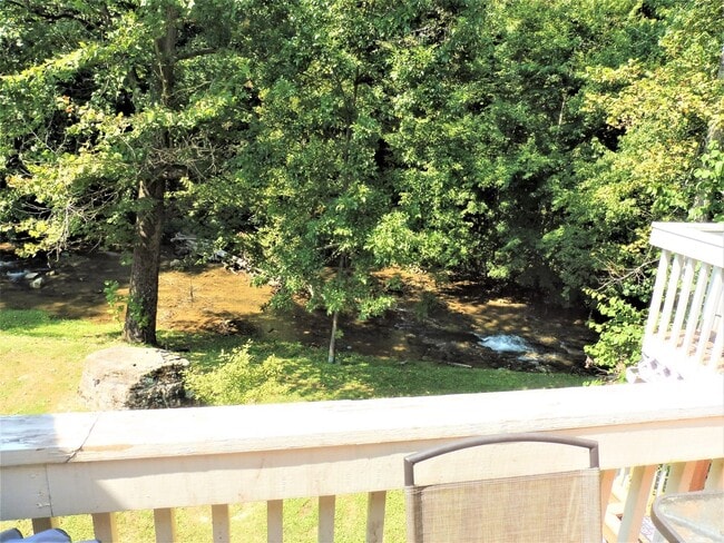 Building Photo - 3 or 4 Bedroom / 3.5 Bath Condo Kingsport, TN 37663