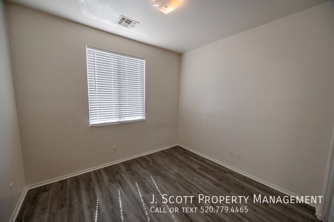 Building Photo - 3886 S Dew Drop Ln
