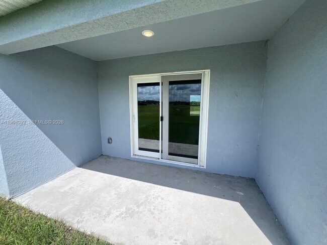 Building Photo - 13731 SW 89 Cir
