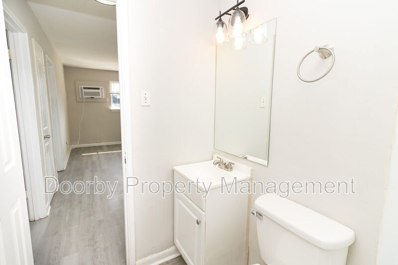 Building Photo - 45 Scruggs St