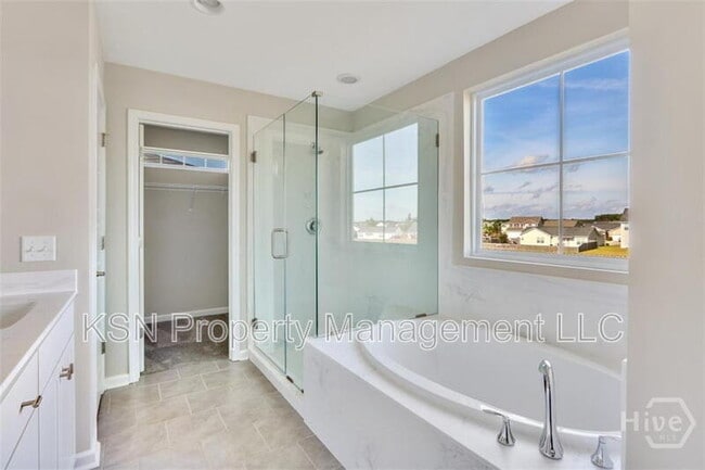 Building Photo - 196 Brickhill Cir