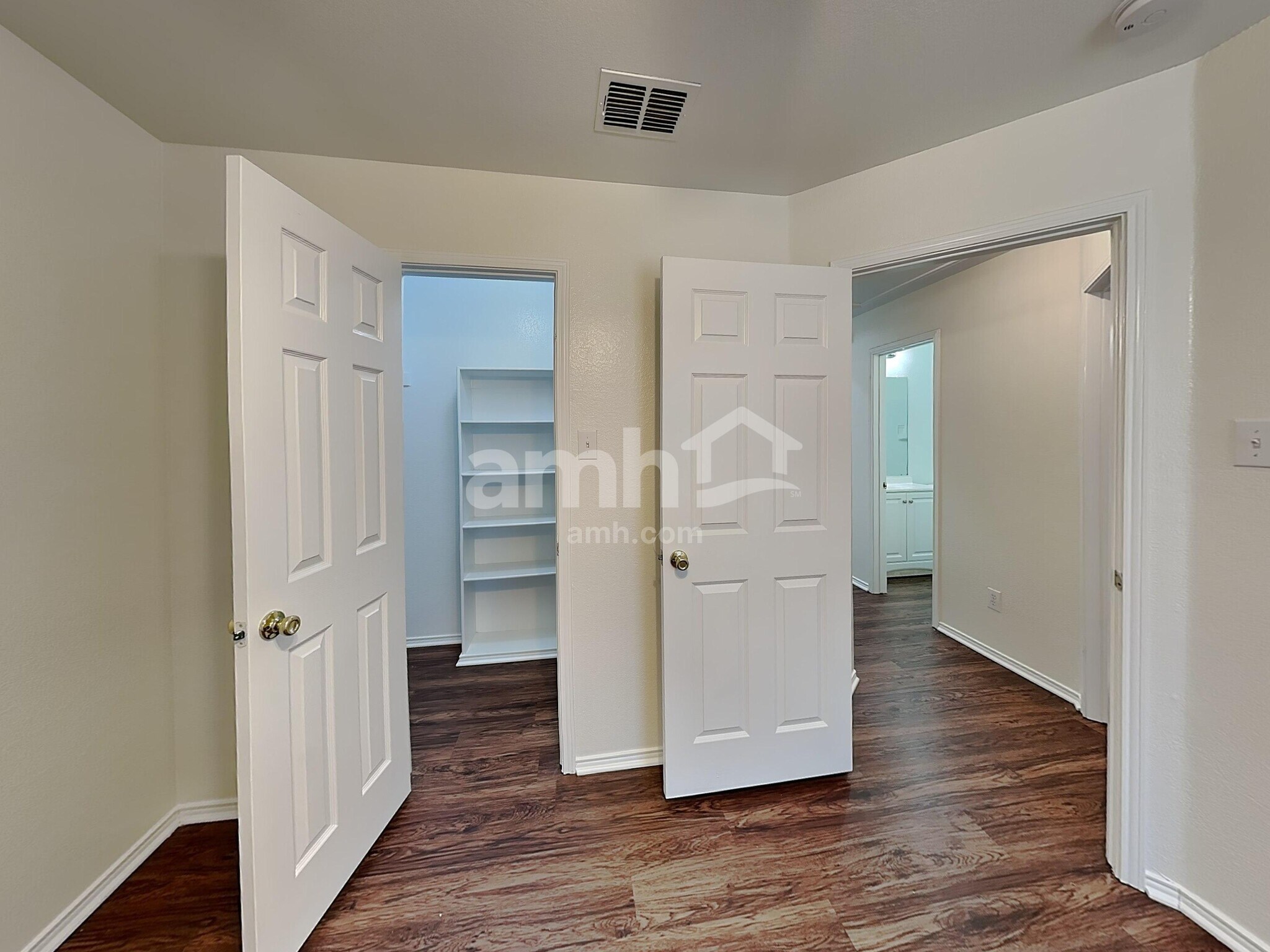 Building Photo - 432 Round Rock Rd