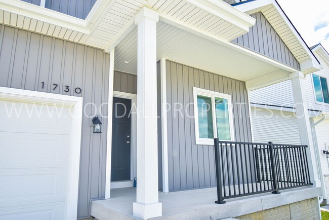 Building Photo - 1730 Howard Dr