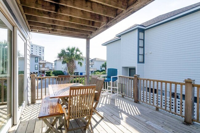 Building Photo - (W098) 4 Sea Oats Lane, Wrightsville Beach...
