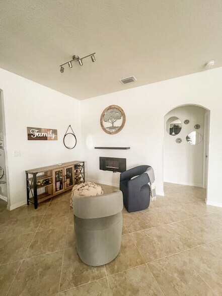 Building Photo - 14421 Alistar Manor Dr