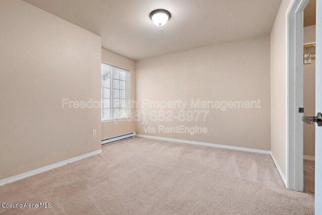 Building Photo - 310 N Promenade Loop