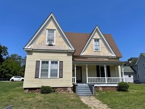 Building Photo - 4 BED 2 BATH TWO STORY HOME IN TROY!