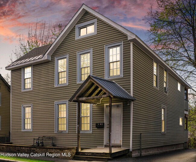 Building Photo - 51 Gifford Ave