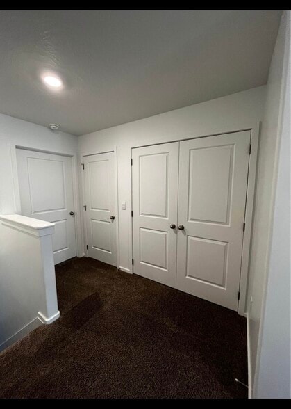 Building Photo - 3182 E Elkhorn Ln