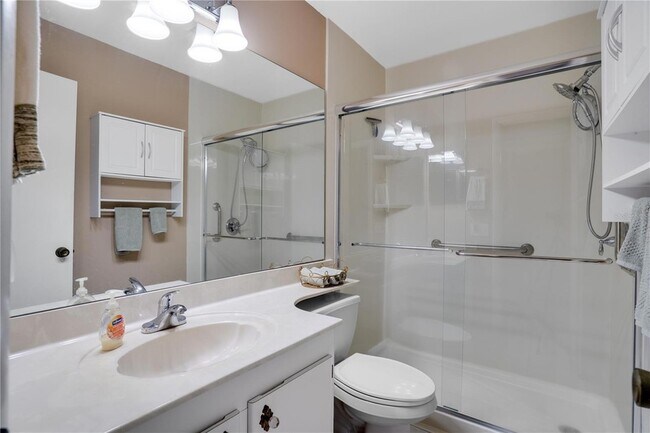 Building Photo - 656 Windrush Bay Dr