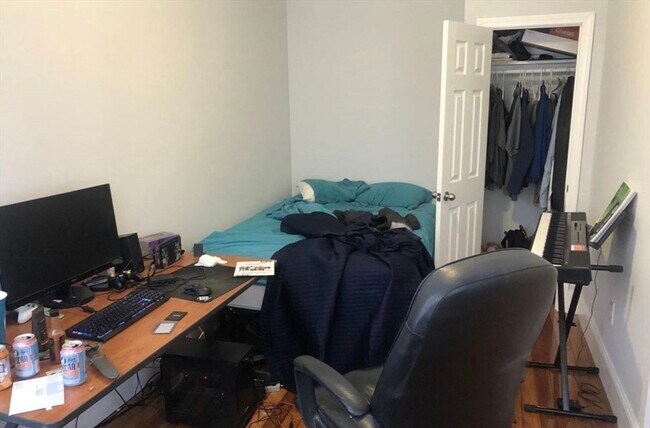 Building Photo - 114-116-116 Thornton St